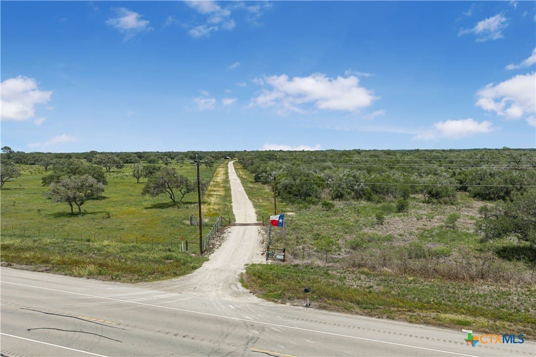 42.25 acres in Refugio County - photo 5