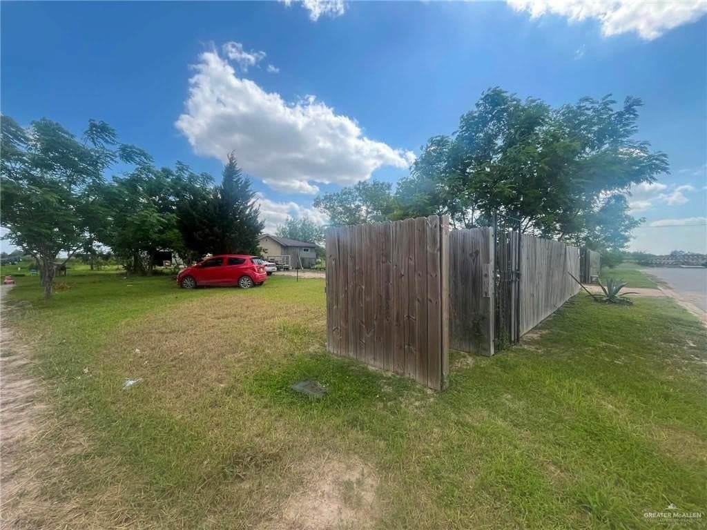 0.5 acres in Hidalgo County gallery image 4