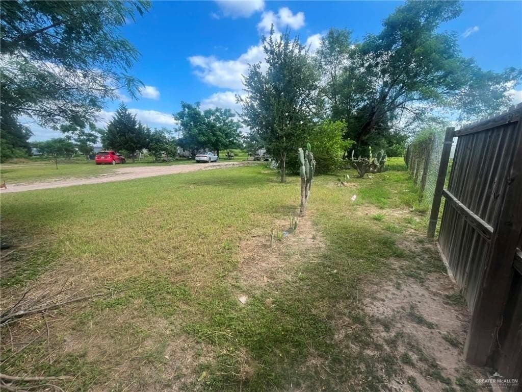0.5 acres in Hidalgo County gallery image 3