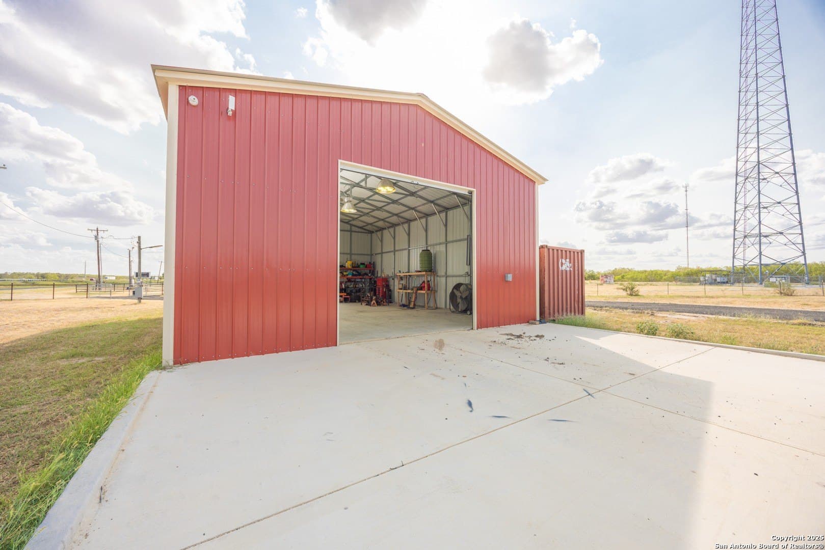 1 acres in Frio County gallery image 4