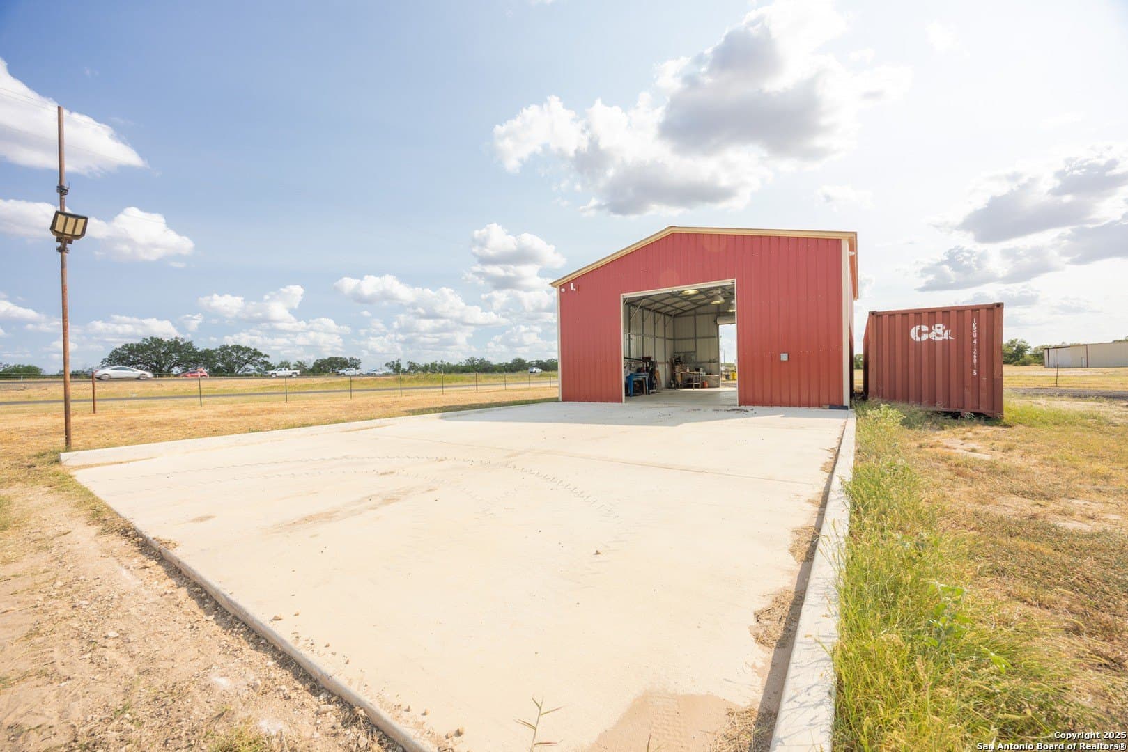 1 acres in Frio County gallery image 3