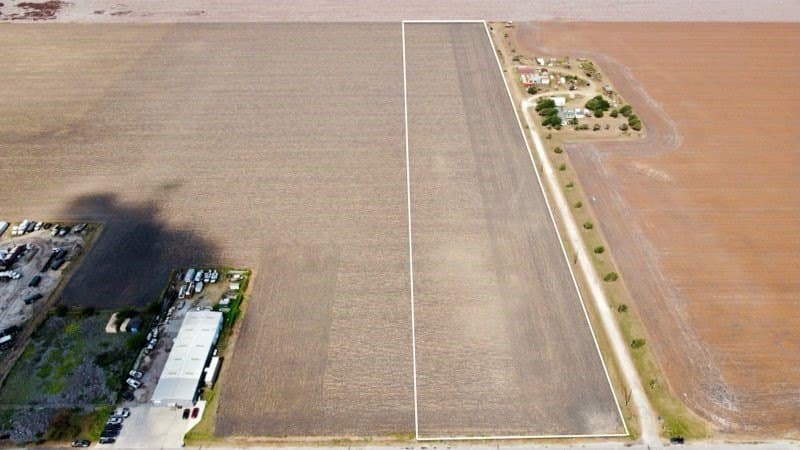9.76 acres in San Patricio County - photo 2