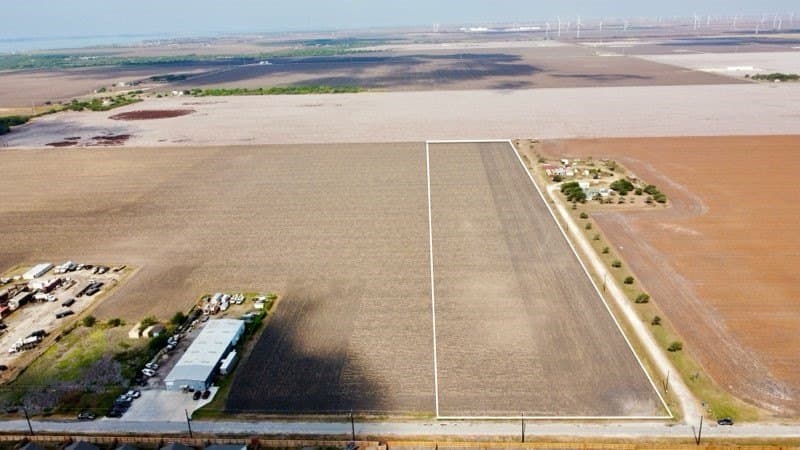 9.76 acres in San Patricio County - photo 3