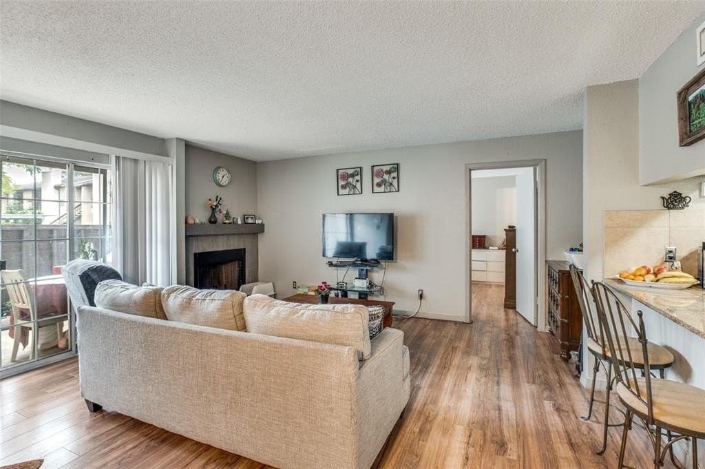 17.99 acres in Dallas County gallery image 2