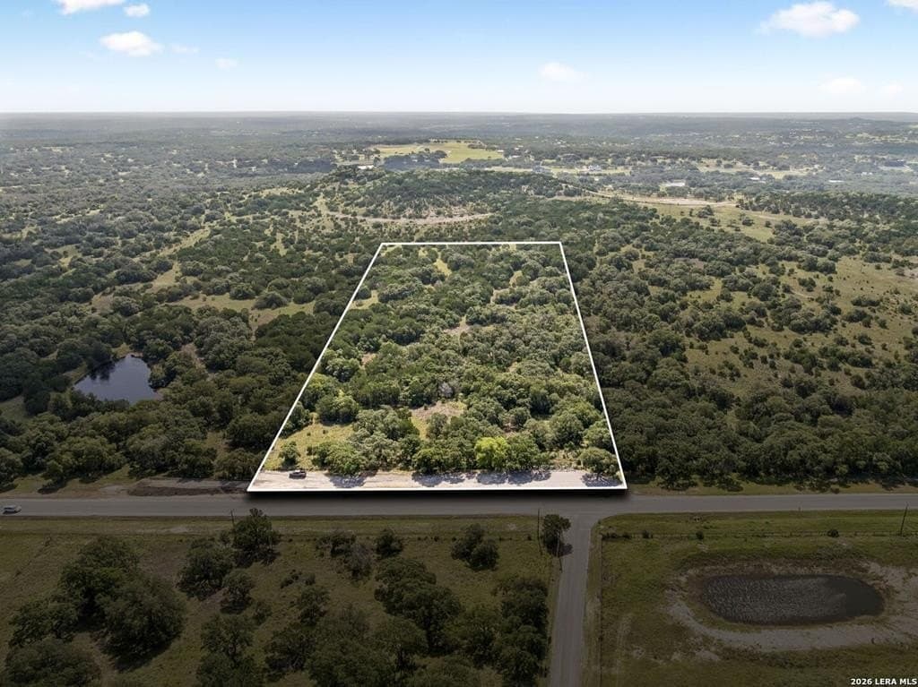 10.09 acres in Kendall County
