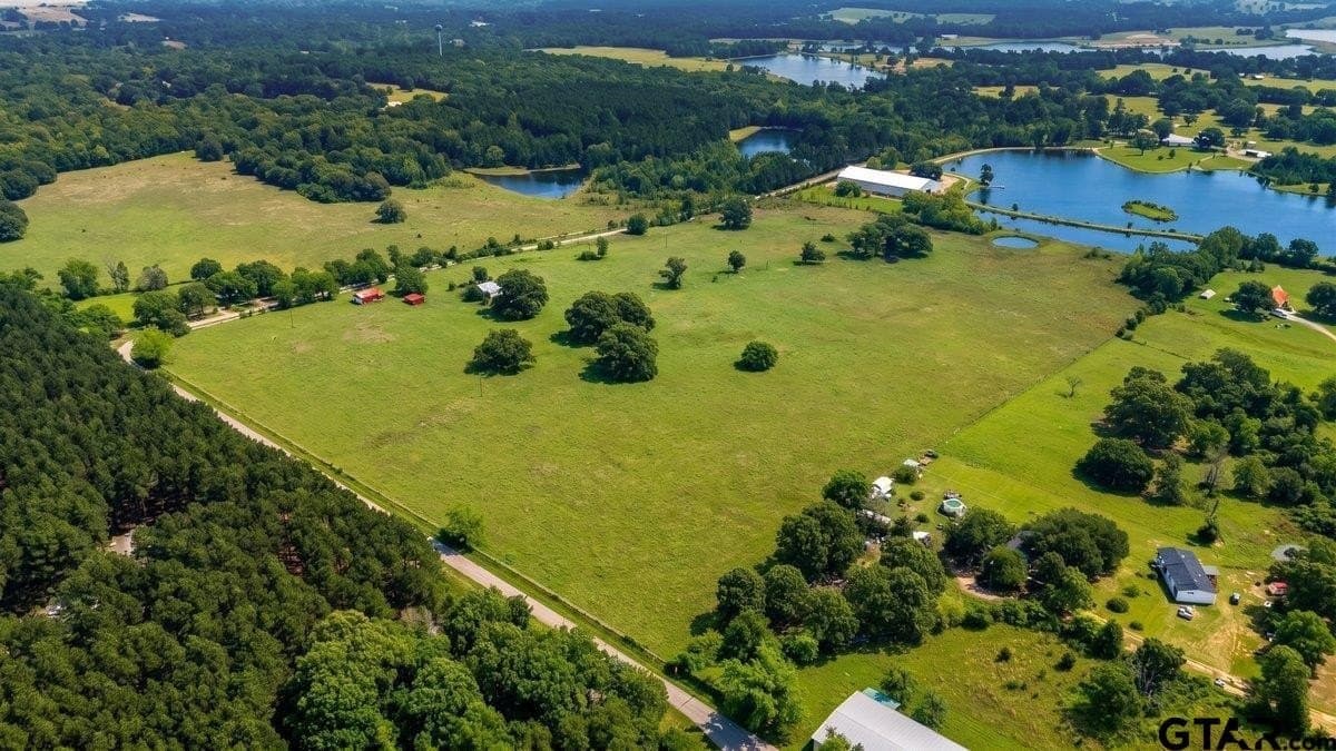 65.22 acres in Henderson County - photo 3