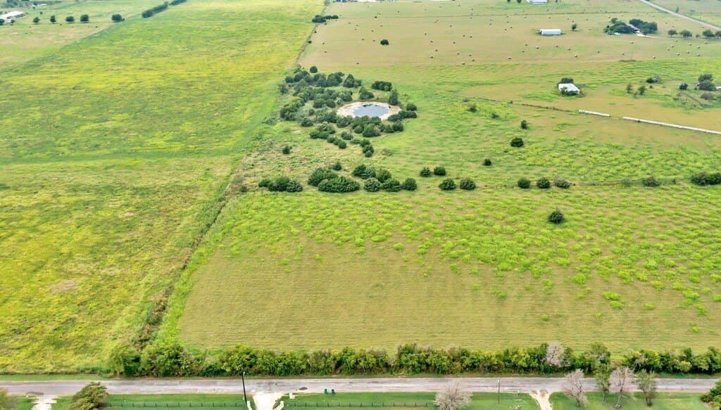 4.83 acres in McLennan County - photo 3