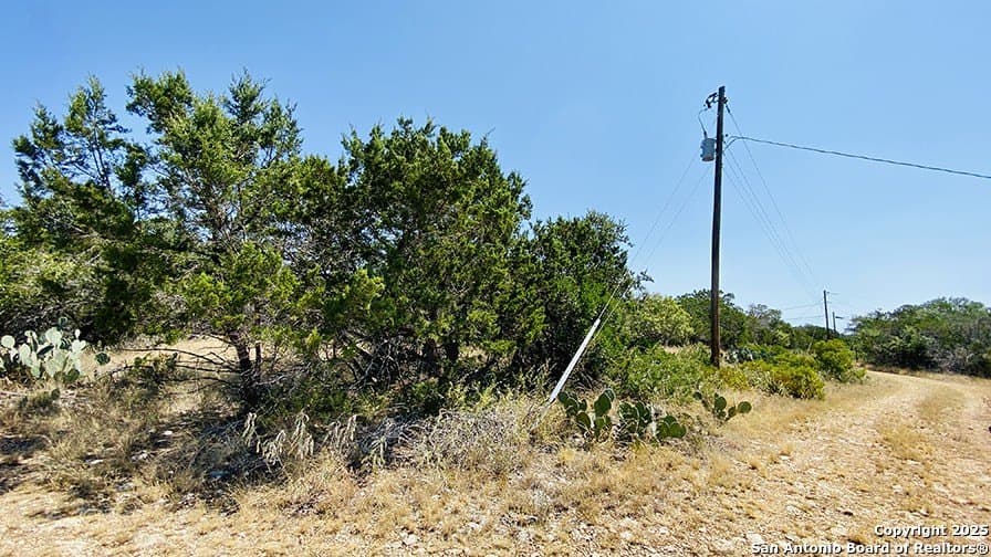 0.4 acres in Bandera County - photo 6