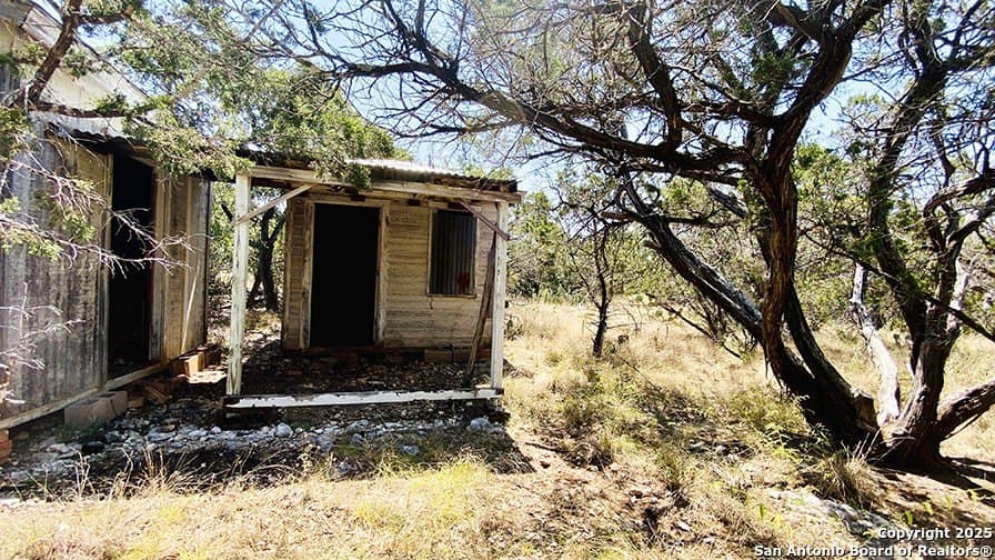 0.4 acres in Bandera County - photo 22