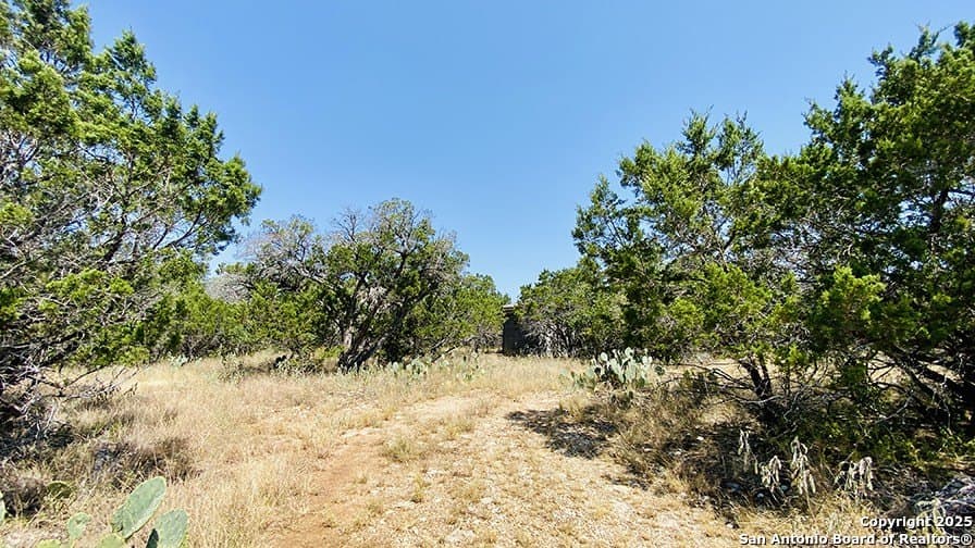 0.4 acres in Bandera County gallery image 4