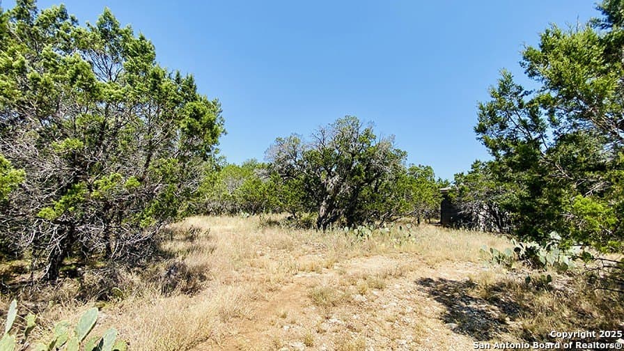 0.4 acres in Bandera County - photo 7