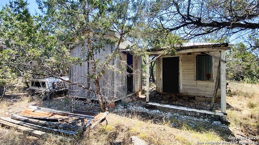 0.4 acres in Bandera County - photo 20