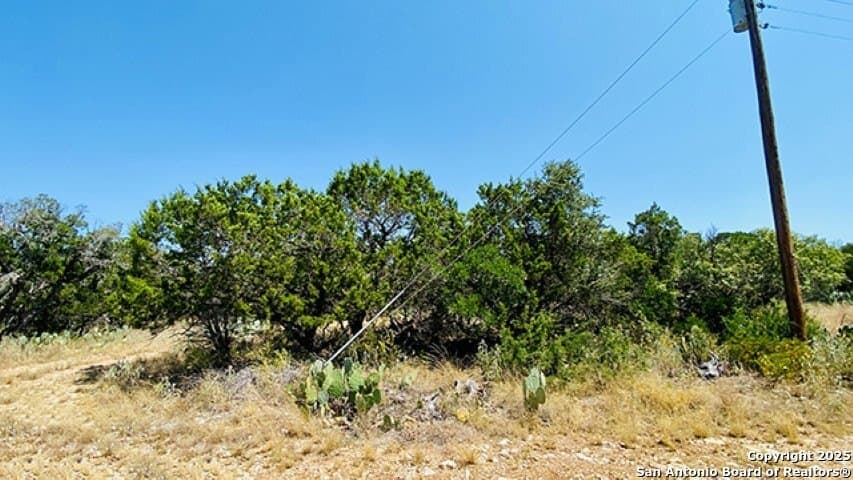 0.4 acres in Bandera County gallery image 2