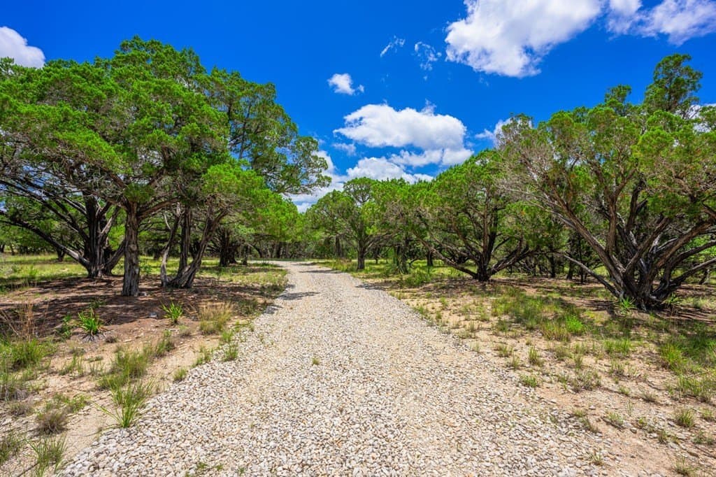 9.75 acres in Bandera County - photo 9
