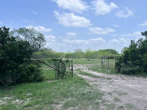 10.1 acres in Jim Wells County