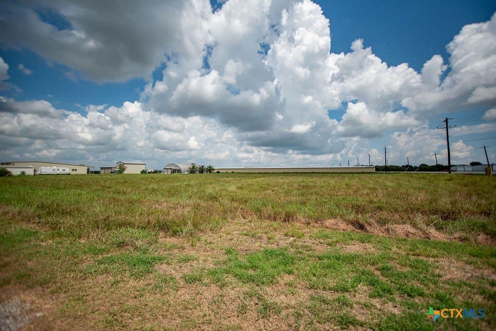 1.58 acres in Calhoun County gallery image 2