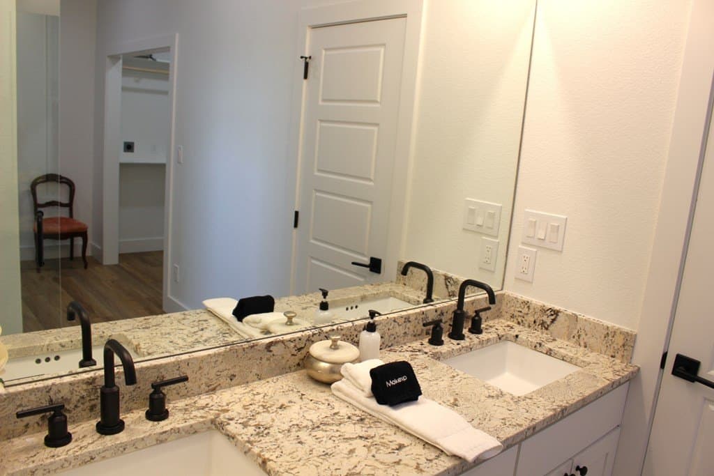 16.97 acres in Gillespie County gallery image 4