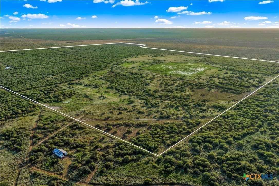 511.51 acres in Refugio County - photo 2