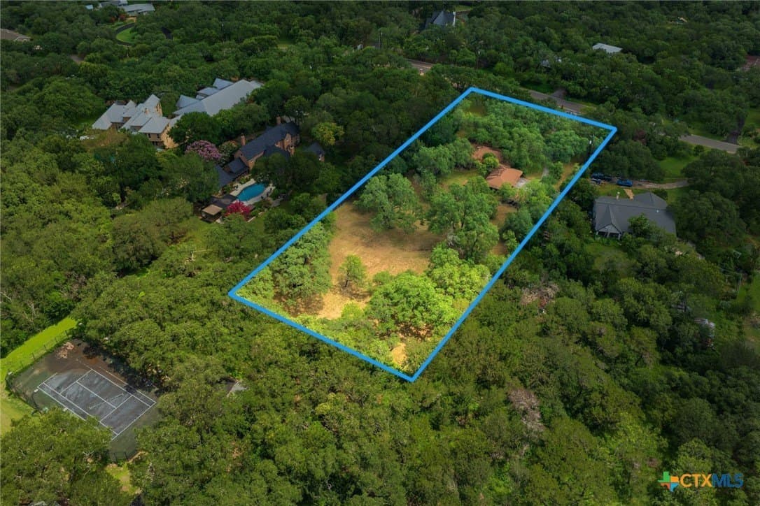 2 acres in Bexar County gallery image 3