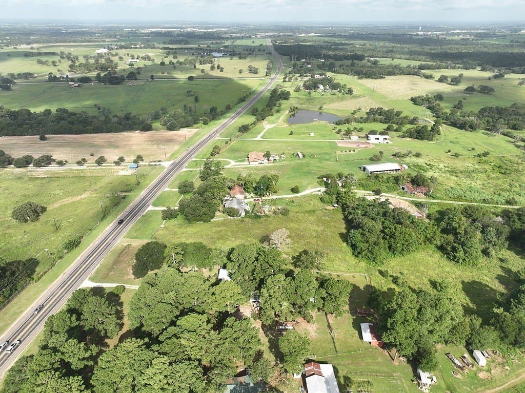 5.72 acres in Grimes County gallery image 4