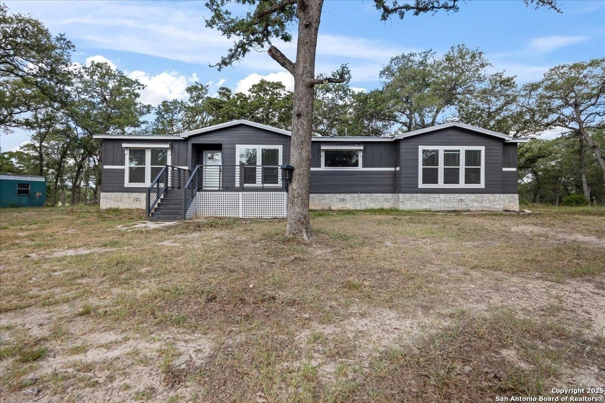 10 acres in Guadalupe County