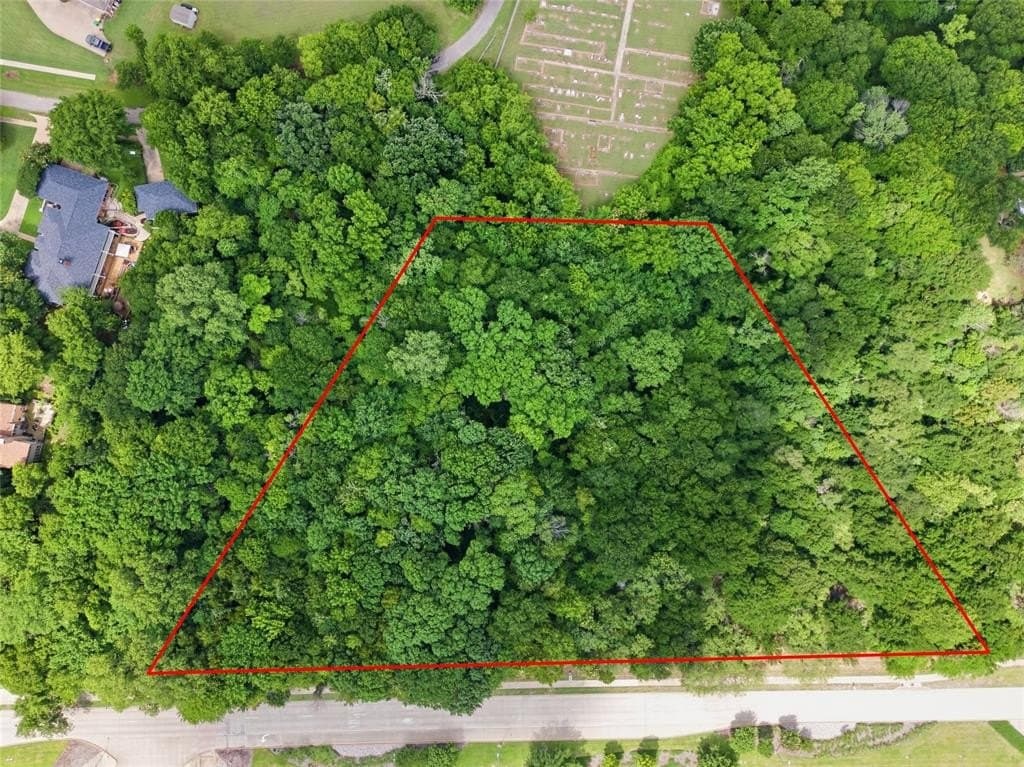 2.74 acres in Dallas County gallery image 3