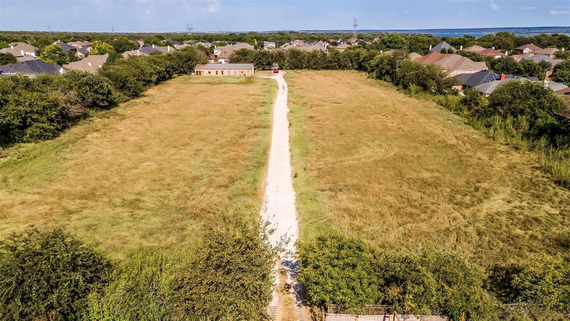 5.06 acres in Tarrant County - photo 2