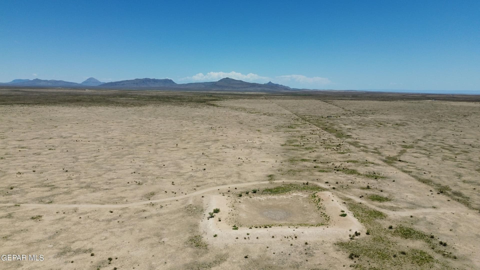 100 acres in Hudspeth County gallery image 3