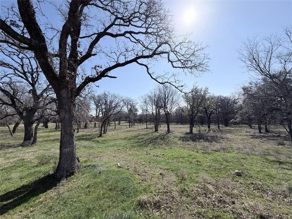 3.3 acres in Hill County