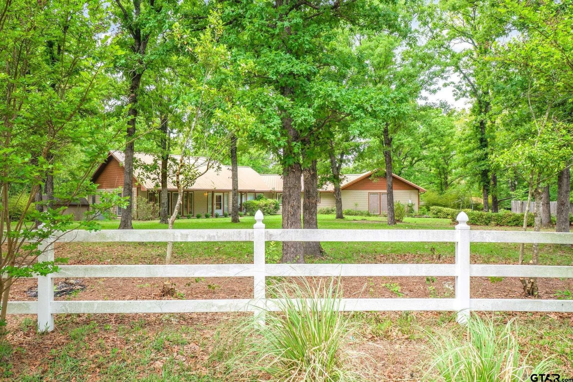 10 acres in Van Zandt County gallery image 2