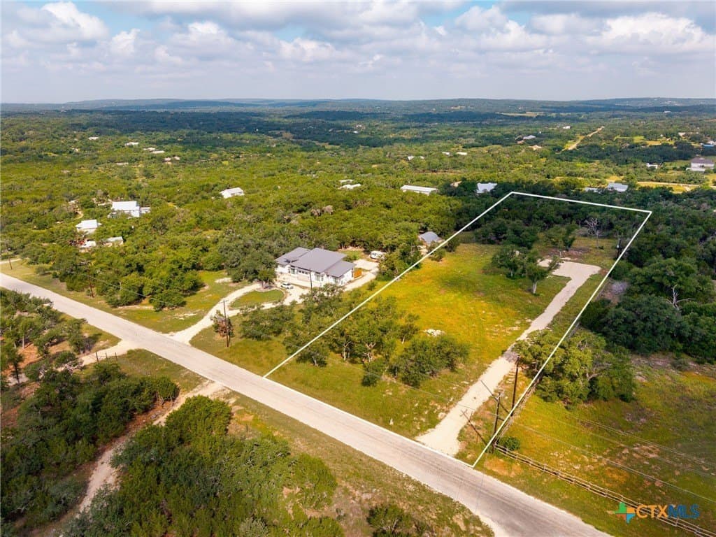 3.08 acres in Hays County gallery image 3