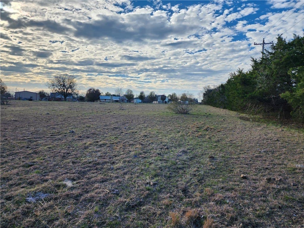 13 acres in McLennan County gallery image 2