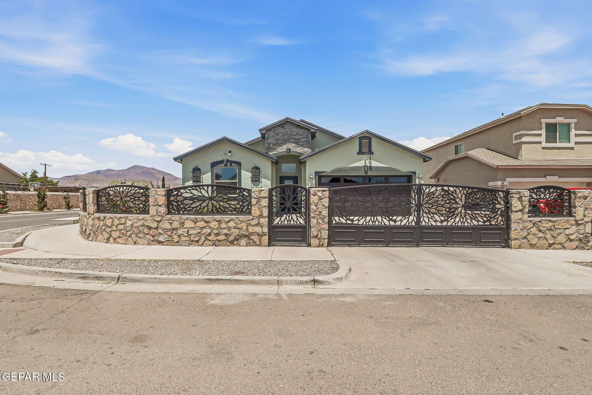 15 acres in El Paso County