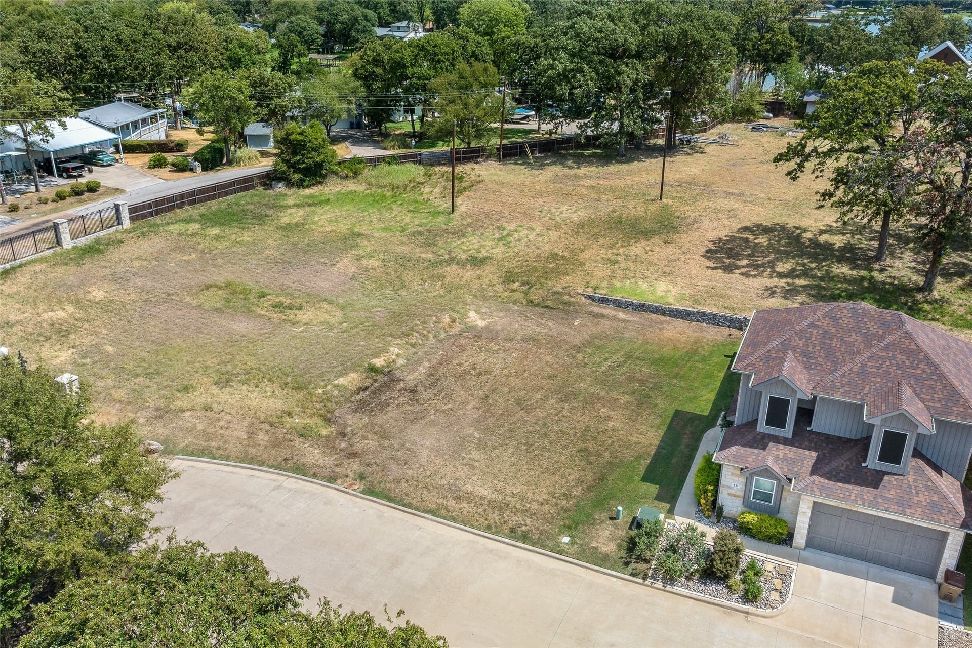 0.09 acres in Henderson County - photo 4