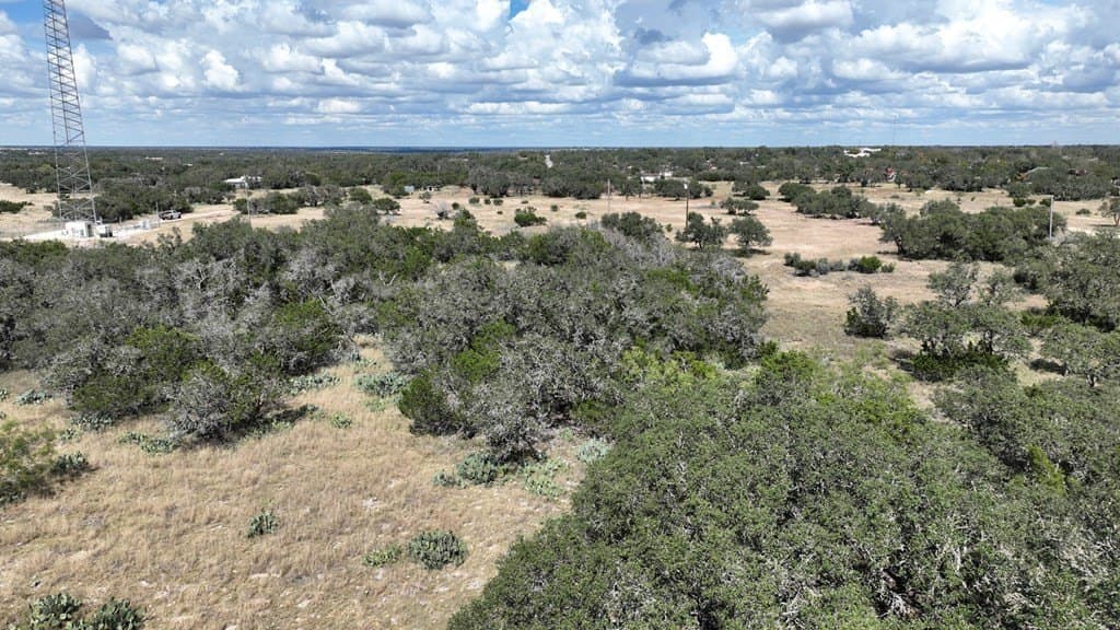 11.18 acres in Edwards County gallery image 4