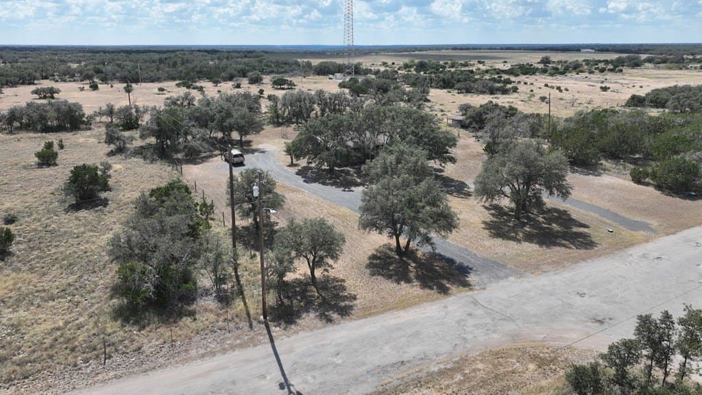 11.18 acres in Edwards County gallery image 2