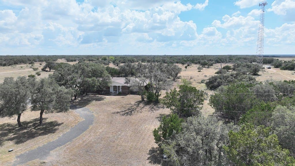 11.18 acres in Edwards County gallery image 3