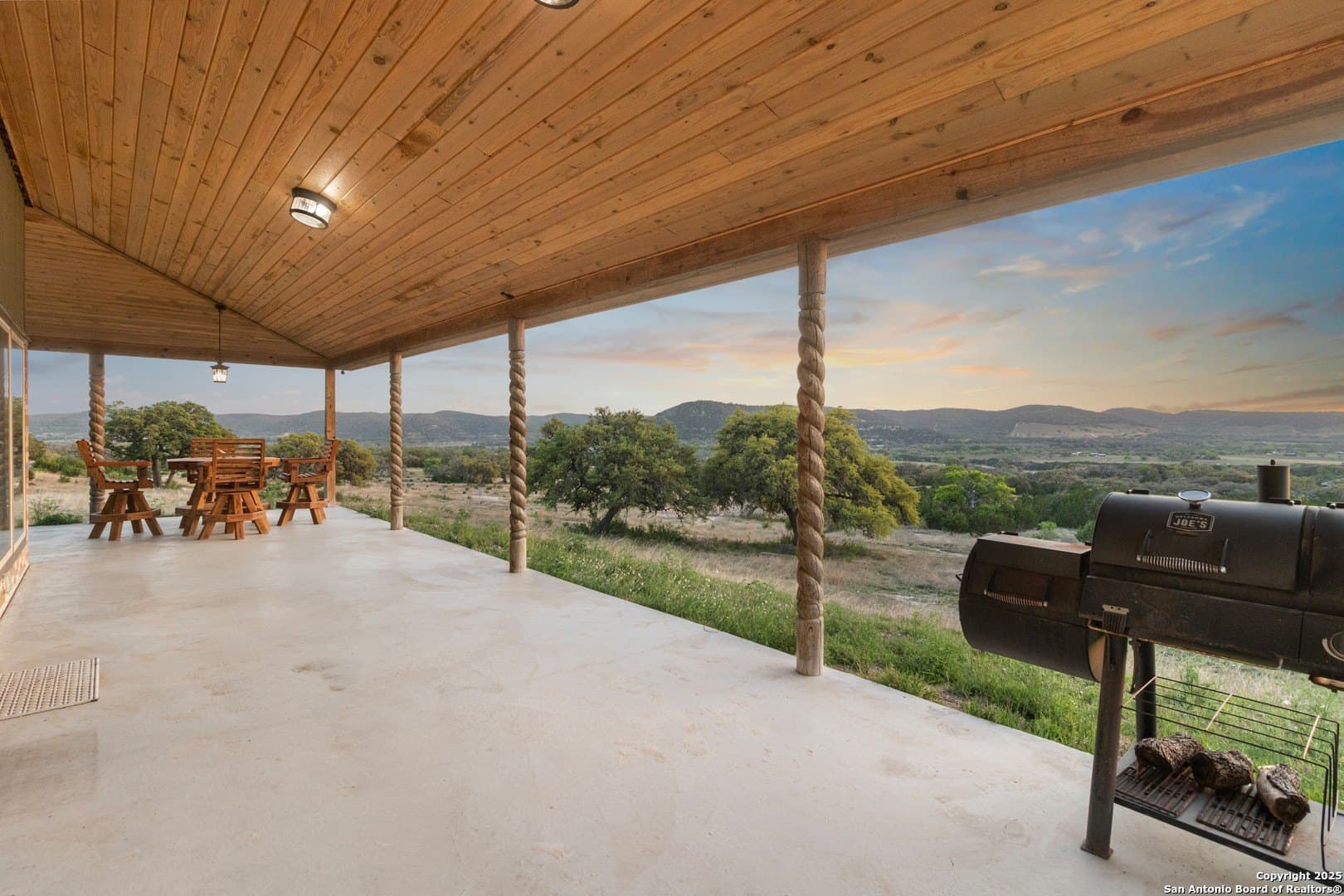 19.98 acres in Bandera County gallery image 3