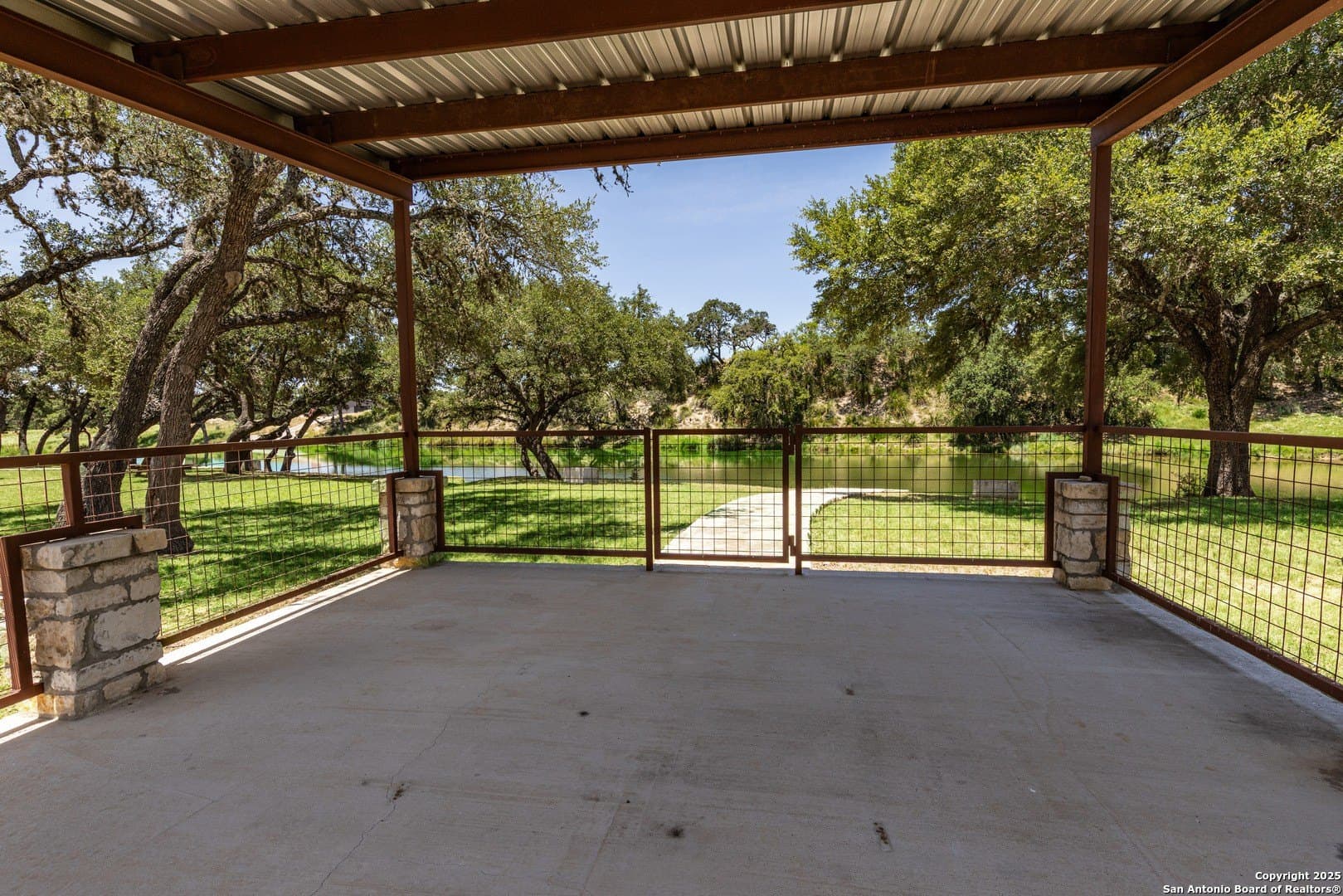 5 acres in Bandera County - photo 33