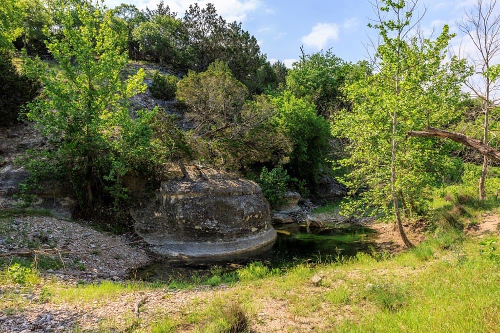 101.63 acres in Kerr County - photo 9