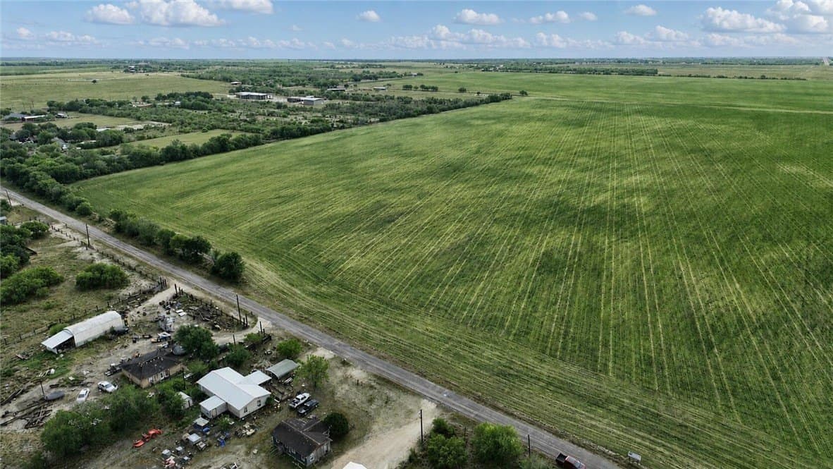 10 acres in Nueces County gallery image 2