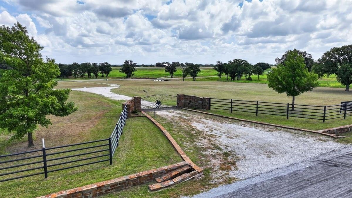 2.08 acres in Montague County - photo 9