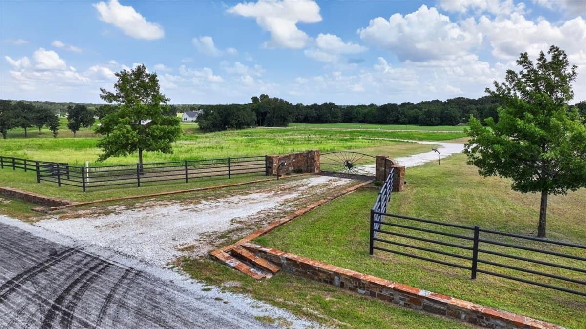 2.08 acres in Montague County - photo 10