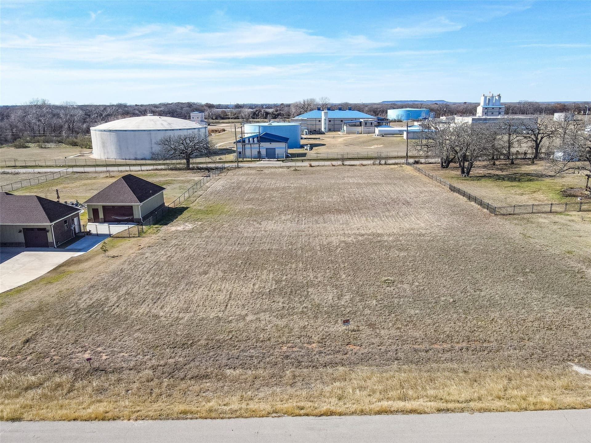 1.05 acres in Hood County
