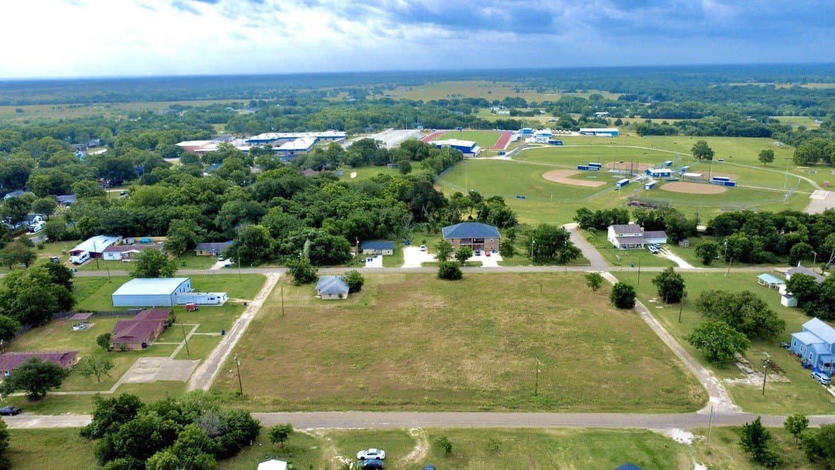 0.34 acres in Navarro County - photo 8