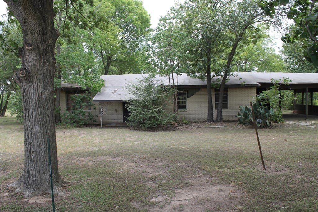 0.58 acres in Henderson County - photo 11