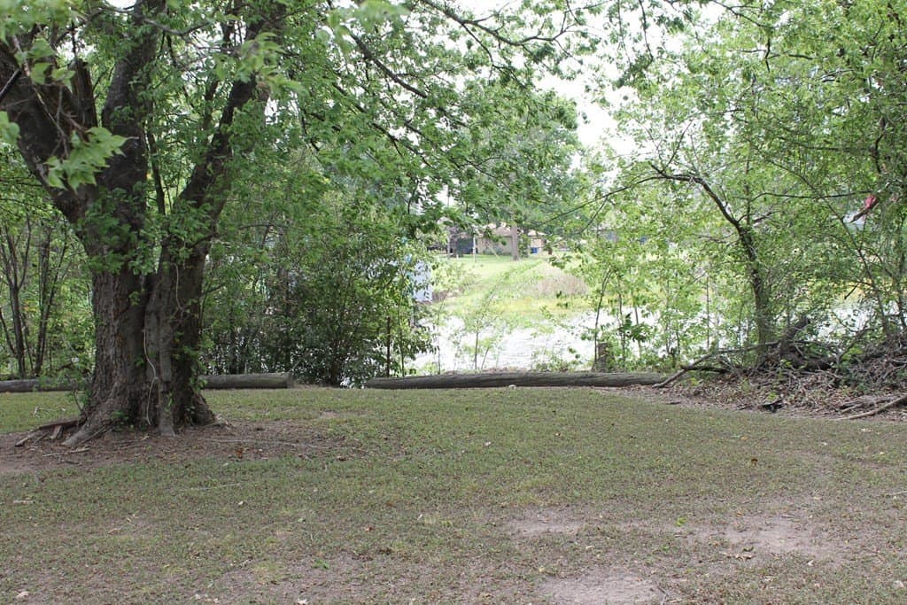 0.58 acres in Henderson County gallery image 2