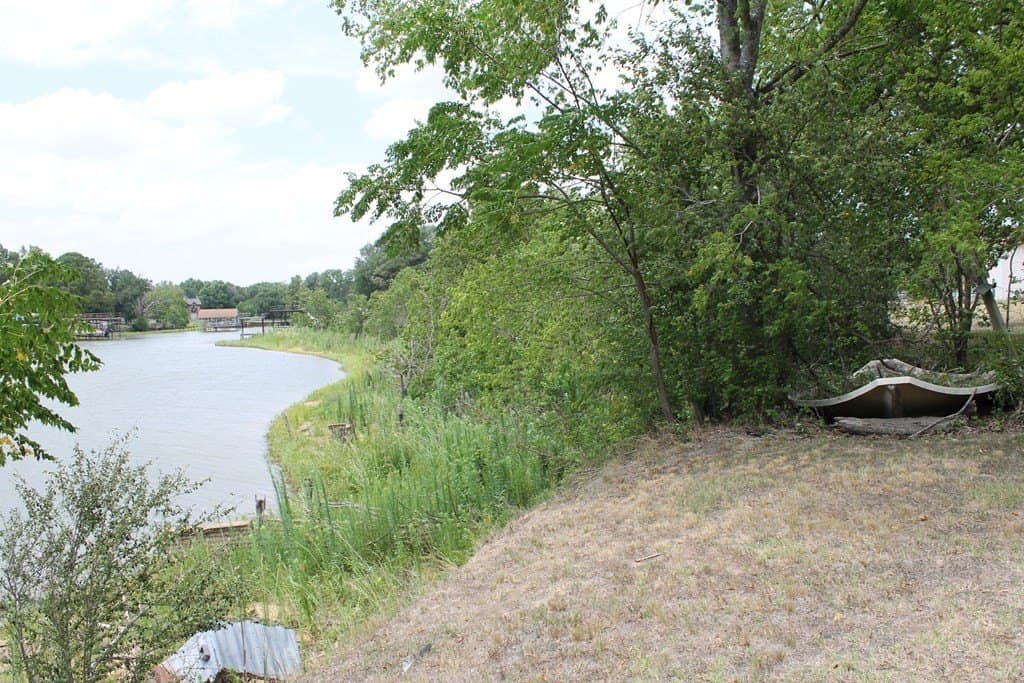 0.58 acres in Henderson County - photo 9