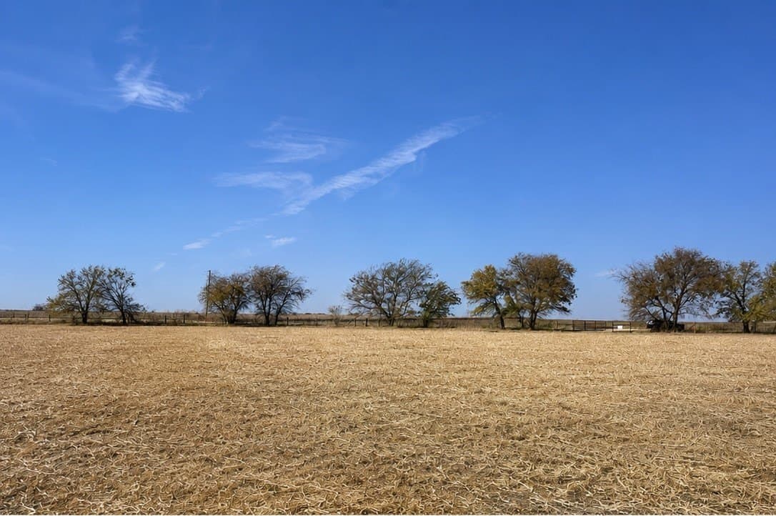10.01 acres in Hill County