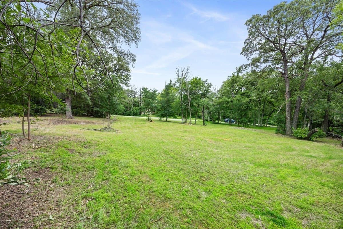 0.89 acres in Tarrant County - photo 7